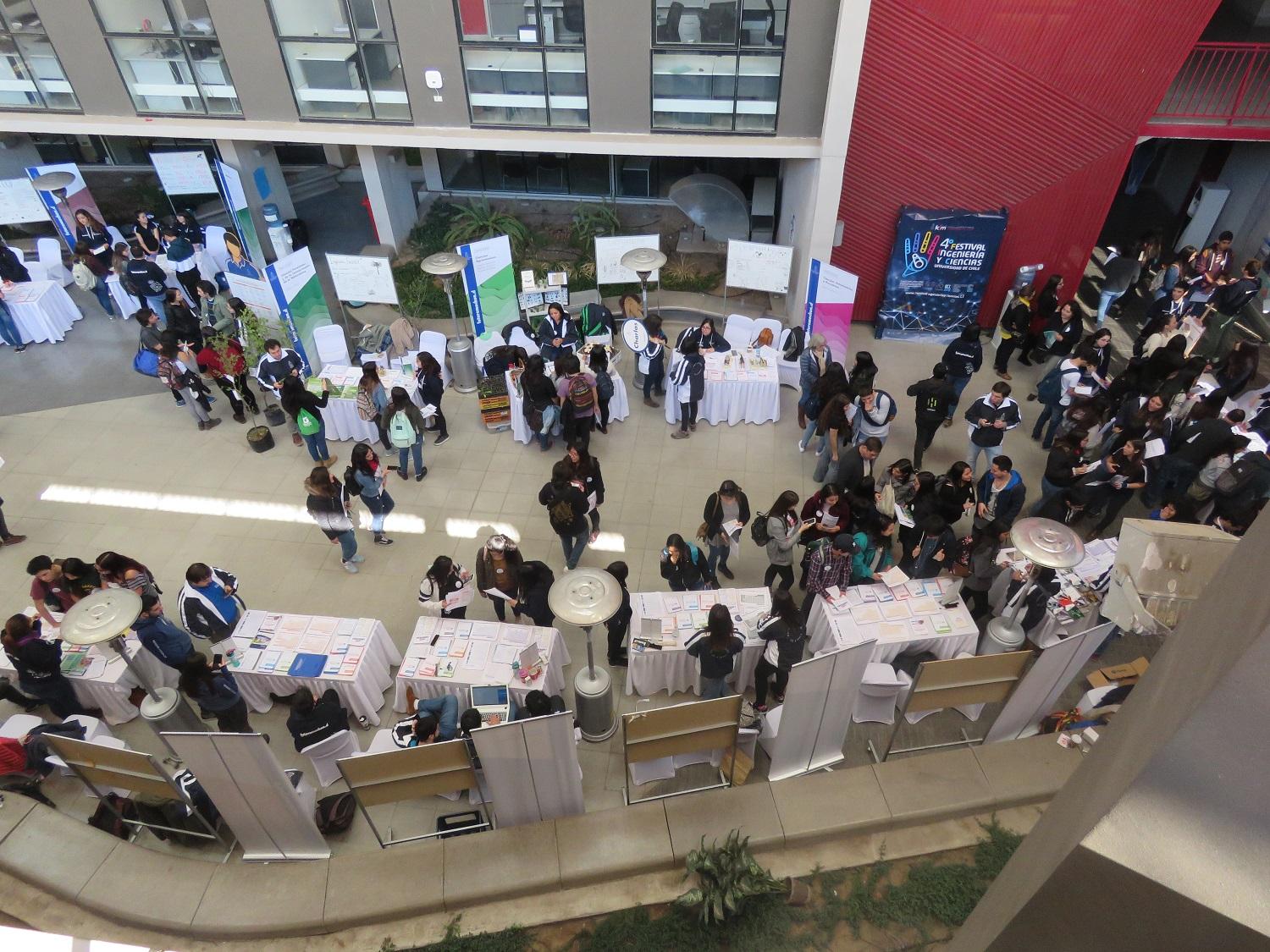 Diversos colegios de la Región Metropolitana, así como de otras regiones del país se inscribieron para participar de este evento.