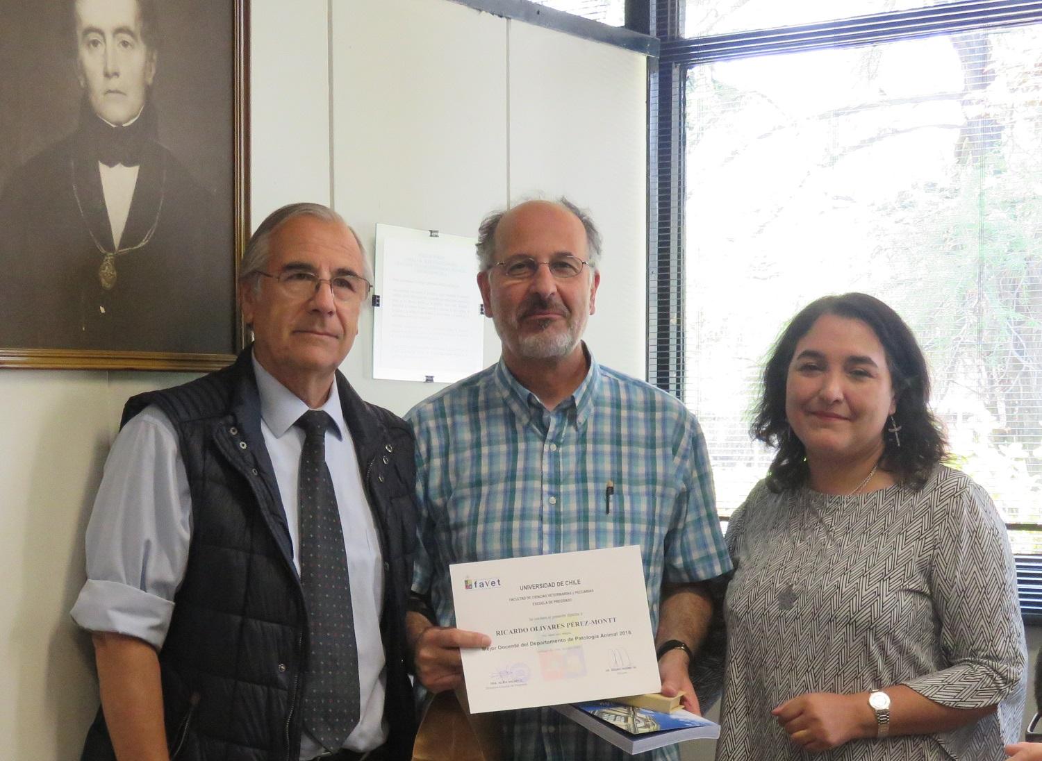 La Profesora de Medicina Preventiva, Dra. Consuelo Borie, fue elegida como Mejor Docente de su Departamento.