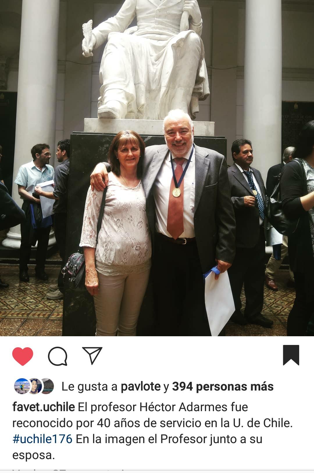 El Profesor Adarmes recibió una gran expresión de cariño y valoración por parte de los estudiantes que se manifestaron vía redes sociales.