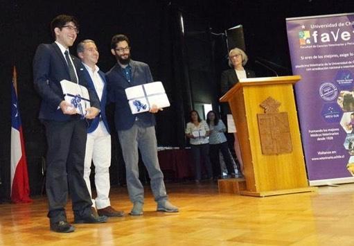 Drag Pharma reconoció y entregó un premio a los titulados de Favet con mejores promedios en los internados de Medicina, Producción Animal y Medicina preventiva.