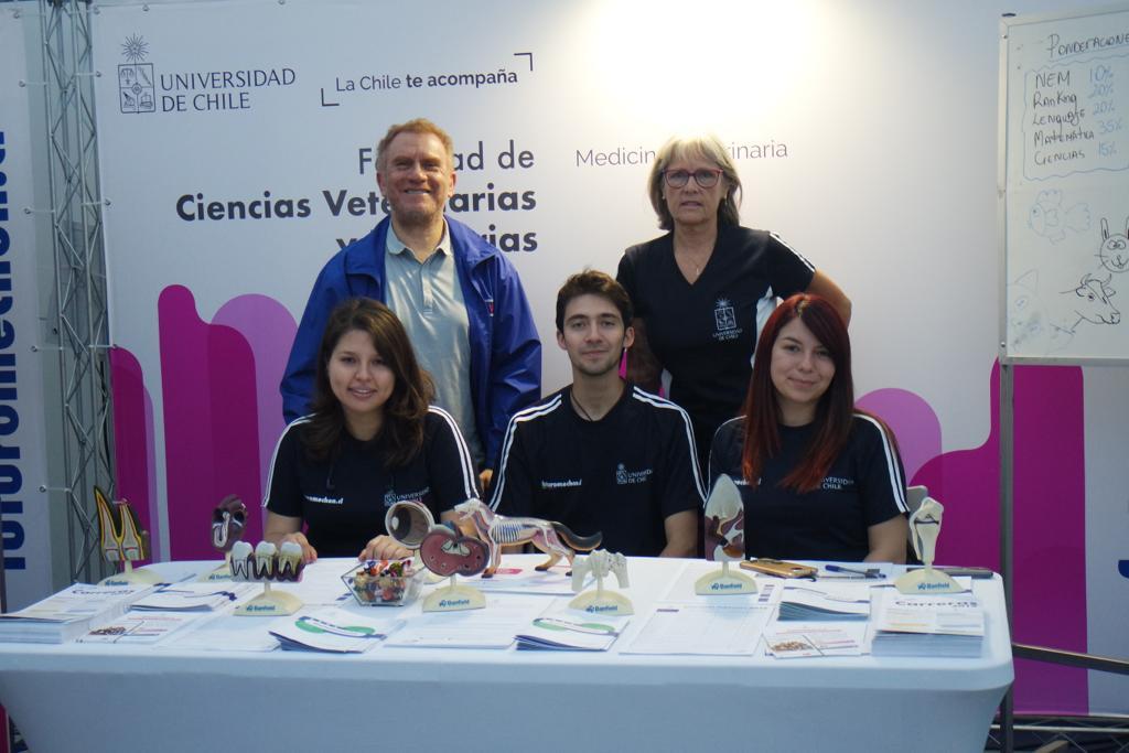 En la Semana del Postulante participaron académicos y alumnos de la carrera quienes atendieron las diversas consultas de los futuros estudiantes universitarios.