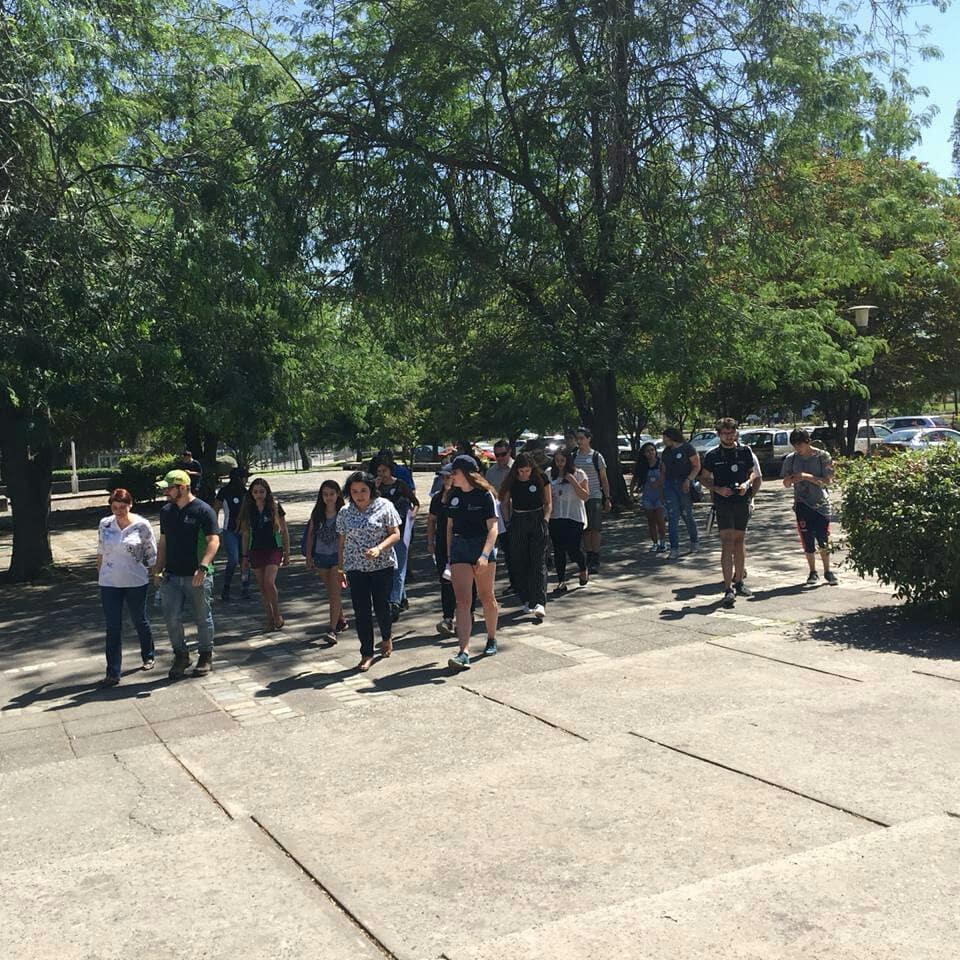 Los estudiantes visitaron el Campus y fueron recibidos por académicos y funcionarios, quienes recorrieron las instalaciones y laboratorios.