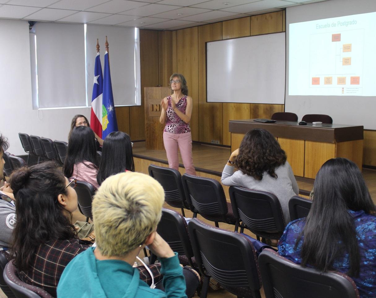 Los estudiantes pudieron además conocer los laboratorios, el quehacer de las unidades visitadas y sus dependencias.