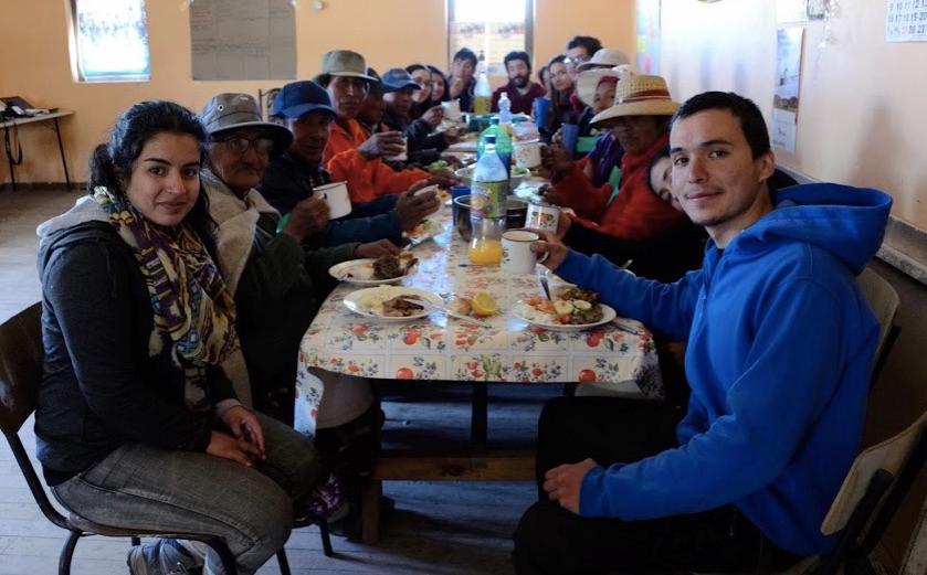 Altoandino, es un grupo de alumnos de Favet que a través del voluntariado contribuyen a apoyar las labores de asistencia veterinaria a las comunidades indígenas de la zona.