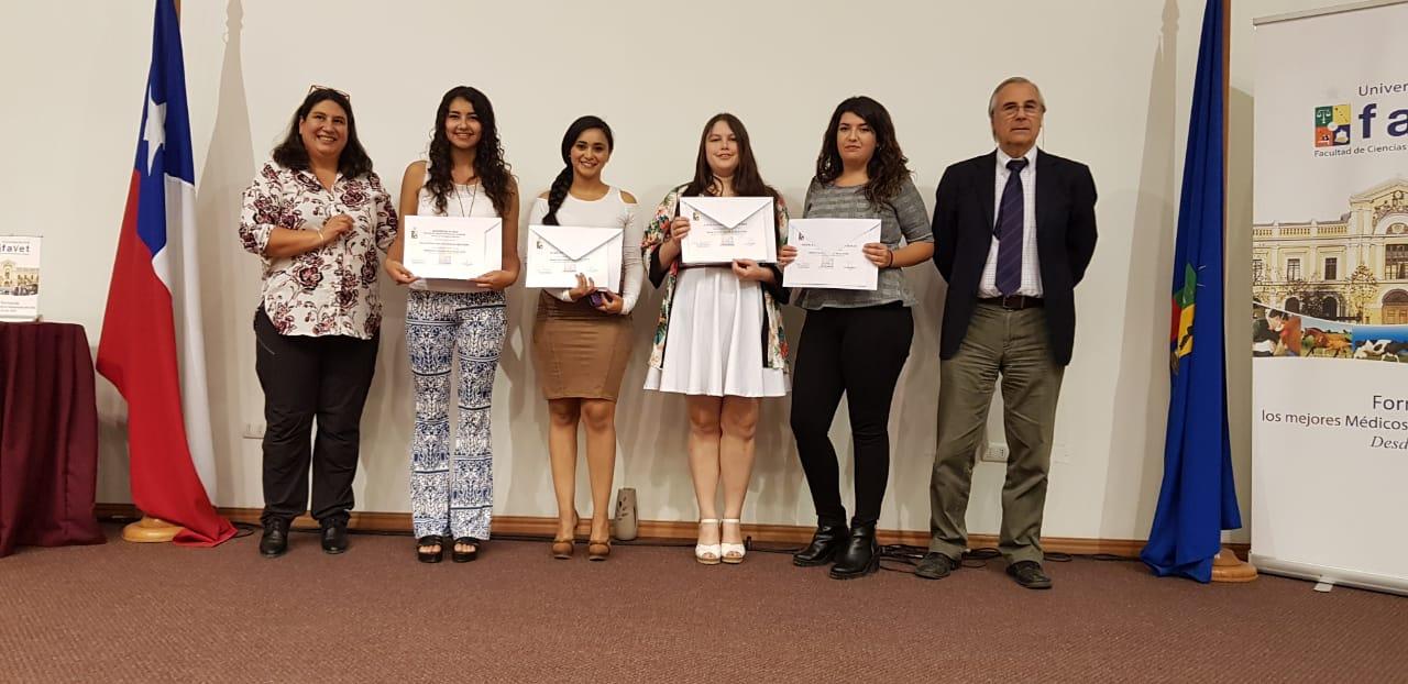 El día  2 de abril de 2019 se realizó la Ceremonia de Graduación de tres programas de Postítulo dictados por el Departamento de Ciencias Clínicas de Favet.