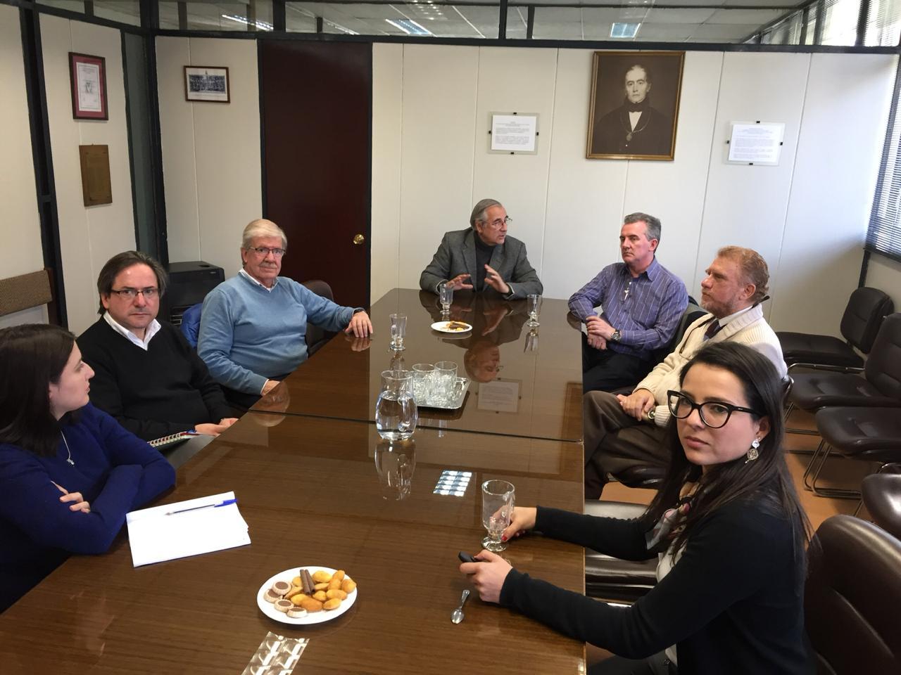 El Dr. José Henrique Stringhini se reunió con las autoridades de Favet y con el presidente de AMEVEA.