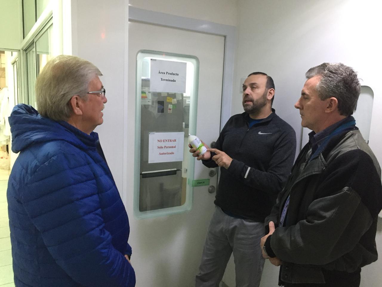 El académico Dr. Leonardo Sáenz dio a conocer las labores que se realizan en el Laboratorio que dirige Vaccimed.