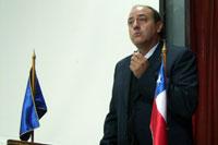 El Decano Julio Larenas indicó que el objetivo del encuentro Conociendo Nuestra Facultad es "invitar a los padres a compartir con sus hijos, para que conozcan la realidad de ella".