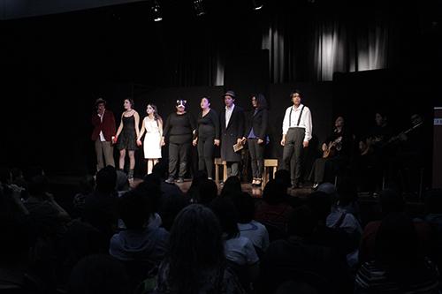 La compañía de Teatro Consciente del Liceo Pulmahue (La Ligua) presentó un homenaje a Jorge Teillier.