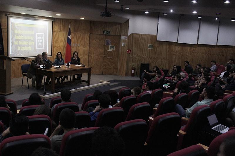 Inauguración del año académico del CECLA se realizó en el auditorio Prof. Rolando Mellafe. 