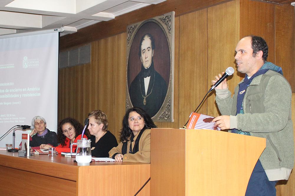 El libro 'Pedagogia en Contextos de Encierro en América Latina. Experiencias, posibilidades y resistencias' fue coordinado por la Prof. Marcela Gaete.