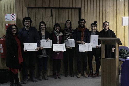 Parte de las y los estudiantes que recibieron su diploma en Estudios de Género.