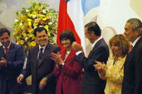 En la ceremonia se distinguió a autoridades académicas, Premios Nacionales, académicos e "hijos ilustres" de la Casa de Bello, como André Sougarret y el Ministro de Salud, Jaime Mañalich.