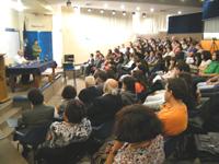 La ceremonia contó con una masiva participación de los alumnos de primer año.