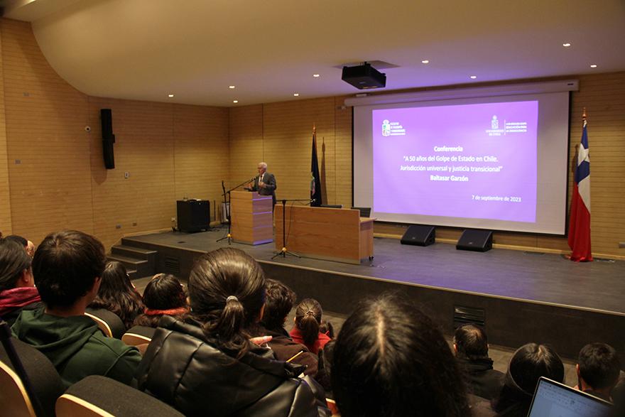 Baltasar Garzón en la Universidad de Chile