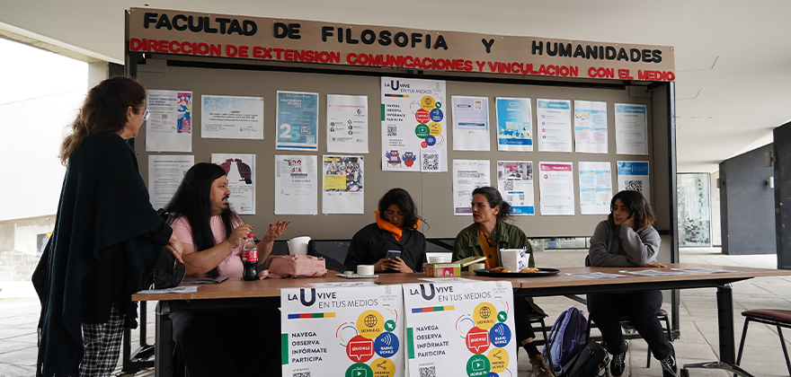 Facultad inauguró panel expositor para iniciativas de Extensión, Comunicaciones y Vinculación con el Medio