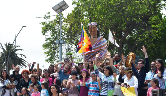 Milanka. Manifestación artística que propone reemplazar la antigua estatua caída de Francisco de Aguirre por la de una mujer diaguita.