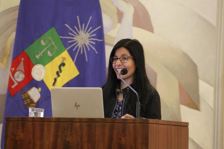 Dra. Laura Nahuelhual en el VIII Congreso Chileno de Ciencias Forestales en la Casa Central de la Universidad de Chile, Santiago. Imagen: Alejandra Fuenzalida.