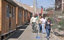 Por su parte, las casas entregada en el norte, tras el terremoto de este año, tampoco soportan la gran oscilación térmica existente en esa zona.