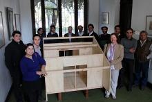 En el año 2012 se fabricó la primera maqueta del proyecto, el que buscaba mejorar la habitabilidad, implementando un sistema de fácil montaje y transportable.