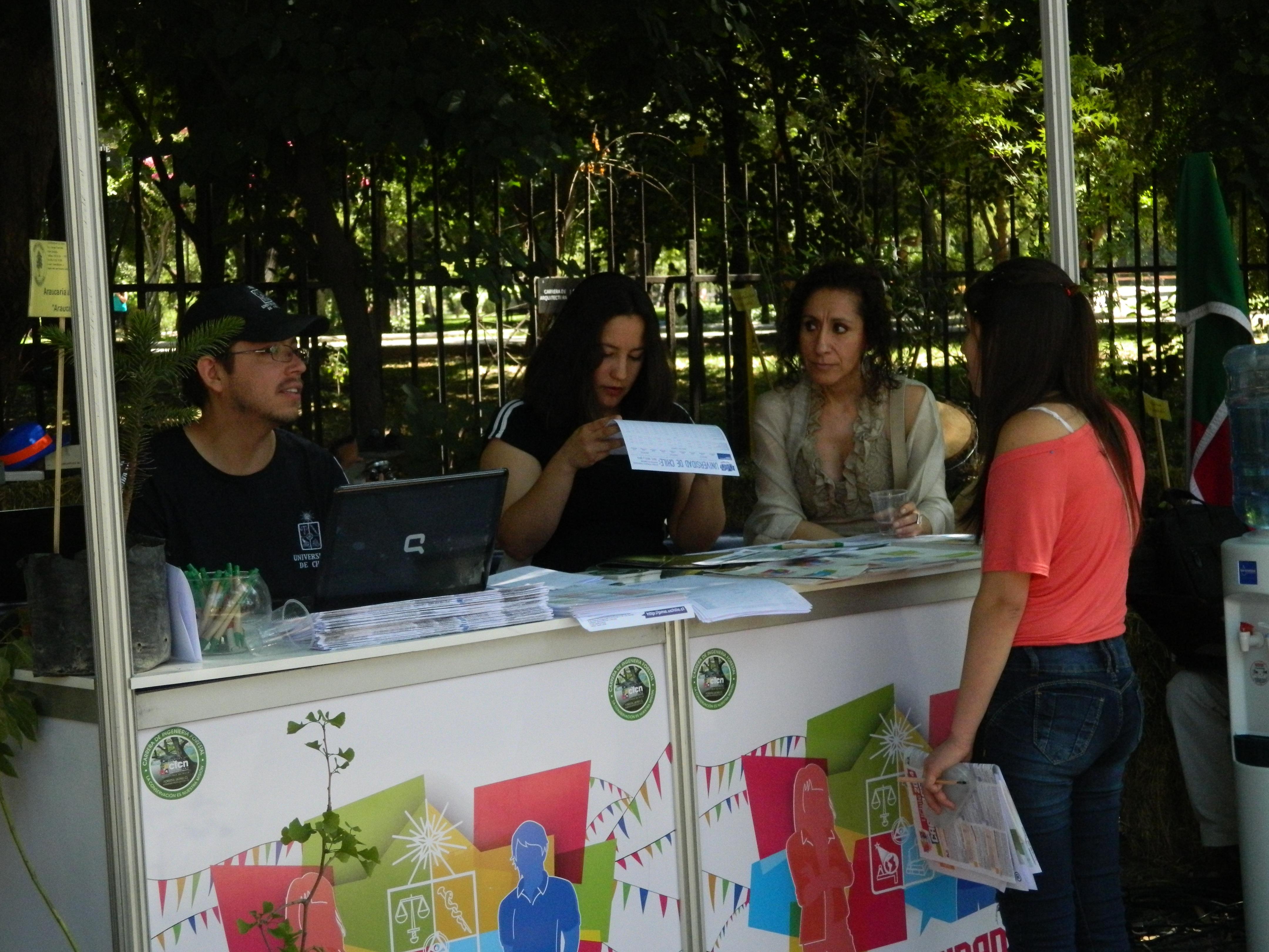 La Facultad contará con un stand en el que estudiantes destacados y académicos responderán las inquietudes de los futuros mechones.