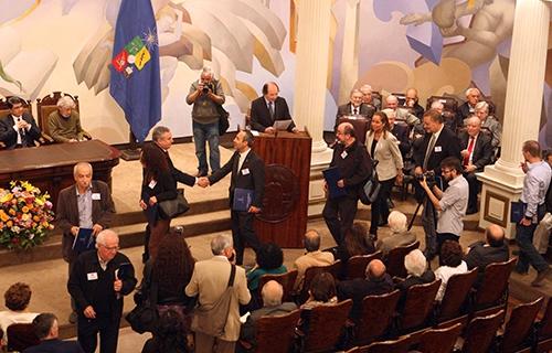 Académicos y académicas de diferentes disciplinas fueron reconocidos por su producción científica, artística y cultural.