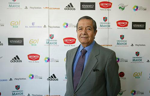 Nelson Rojas Sagua (1944-2015) fue profesor de educación física y entrenador de las selecciones de basquetbol y fútbol de la FCFCN.