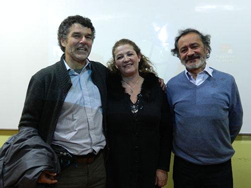 Rodrigo Tapia de Fosis, Rose Marie Garay de la Facultad CFCN y Ricardo Tapia de la Facultad de Arquitectura y Urbanismo. 