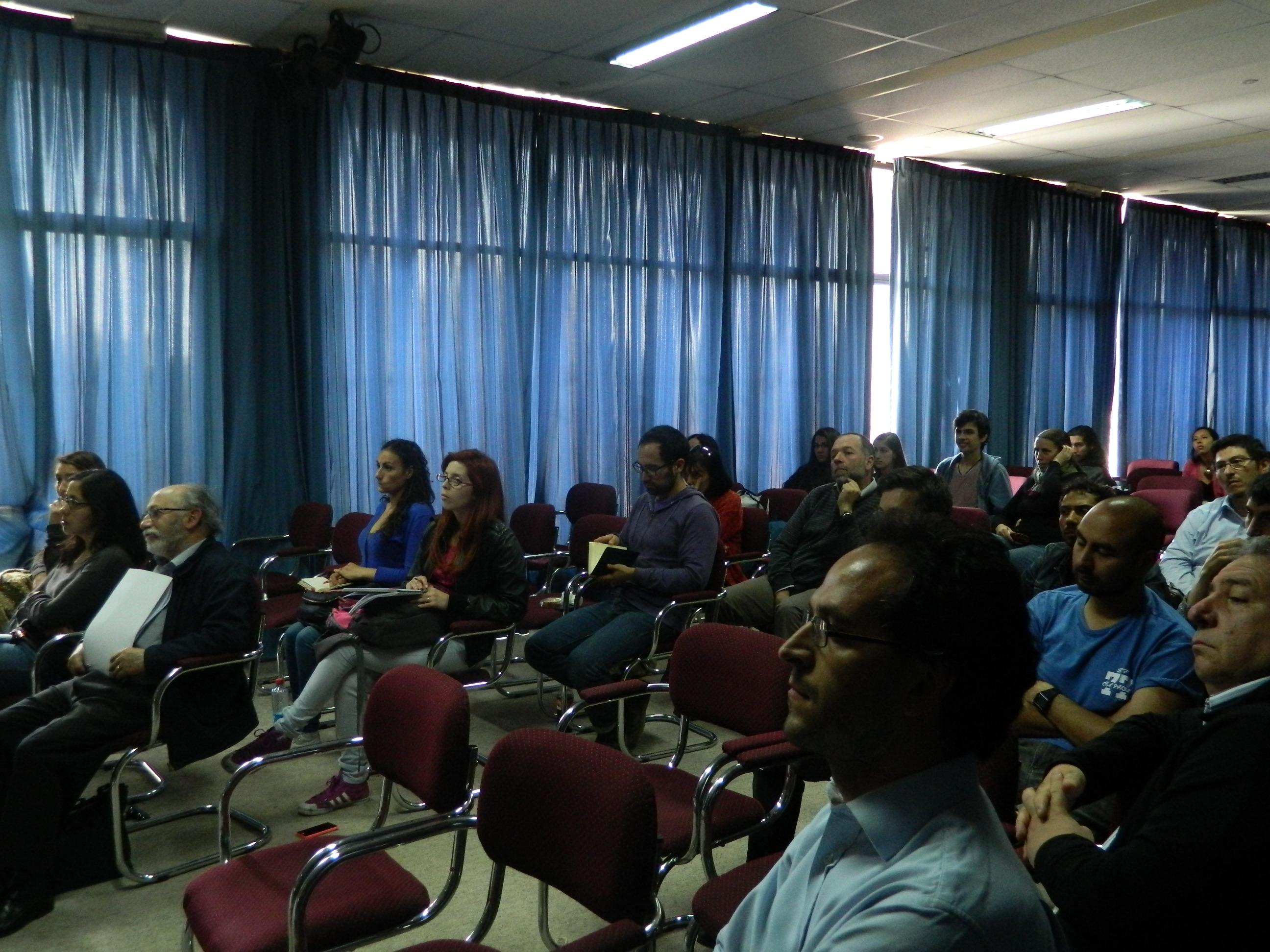 Participaron como asistentes al taller alumnos, académicos y egresados de la Facultad y miembros del SAG y Conaf. 