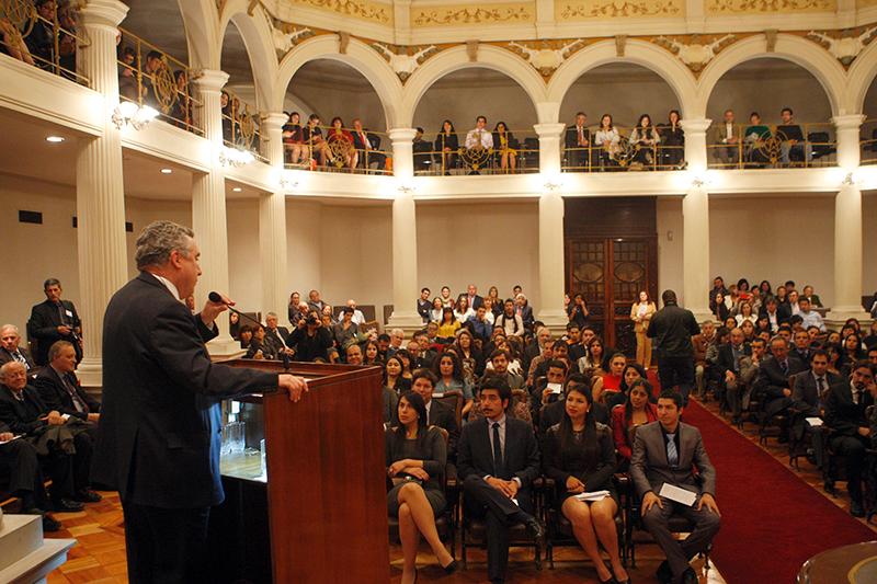 La ceremonia se realizó en el salón de honor de la Casa Central