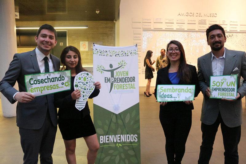 Alumnas de la facultad ganan concurso Joven Emprendedor Forestal de México