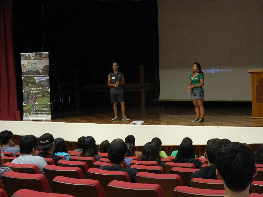 En el evento también participaron la presidenta y vicepresidente del Centro de Estudiantes de Ingeniería Forestal.