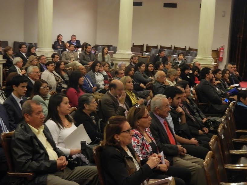 Los homenajeados fueron acompañados por sus profesores, familiares y amigos.