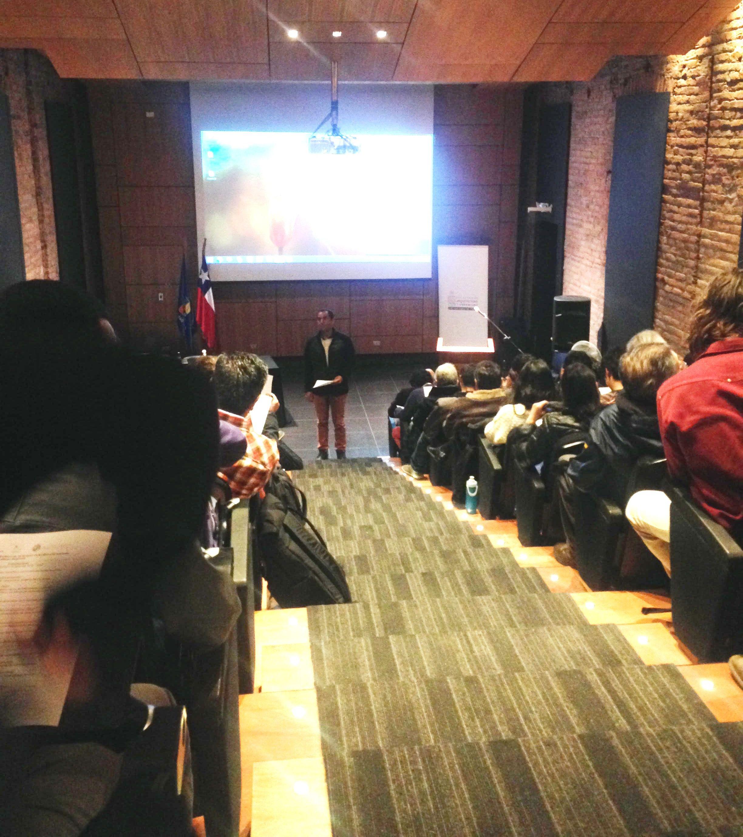 El Dr. Alvaro Promis (CFCN, U. de Chile) uno de los organizadores del evento junto con Cecilia Smith de la Universidad de Los Lagos.