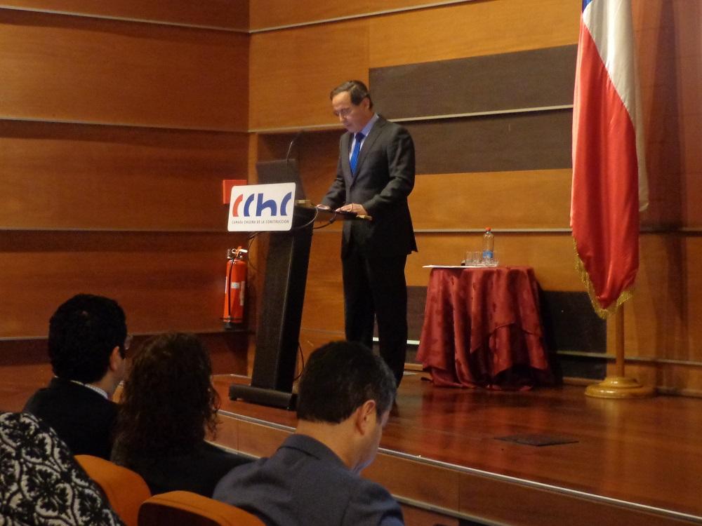 El Director Nacional de la Onemi, Dr. Ricardo Toro, inauguró el Seminario validando a la Mesa Intersectorial que logró avances significativos en la materia.