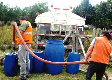 Según cifras oficiales, en el archipiélago, son más de 18 mil personas las que están siendo afectadas por la escasez de agua.