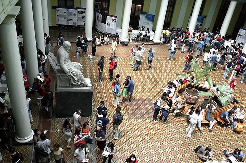 La Casa Central abrirá sus puestas entre el viernes 19 y el domingo 21 para la realización de trámites del proceso de matrícula.