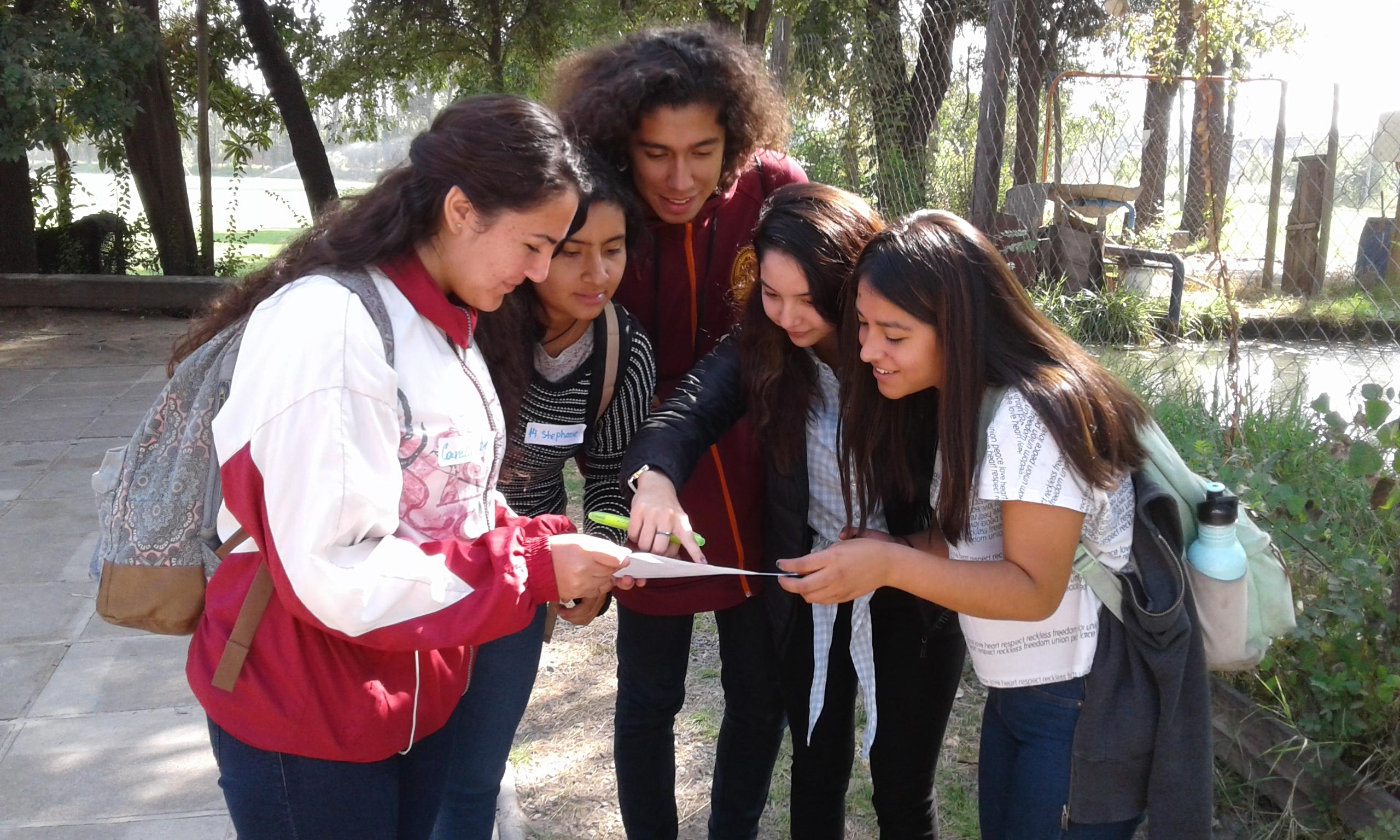 Durante el día viernes 9 de marzo se realizaron diversos talleres . En la imagen participantes del taller de orientación.