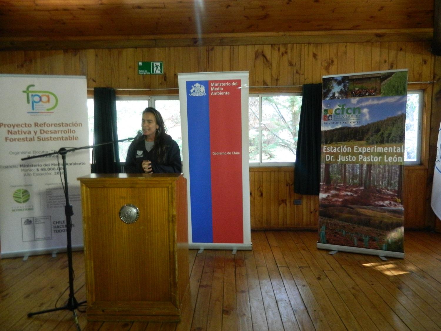 Suzzane Wylie, directora ejecutiva de la Fundación Reforestemos, agradeció el trabajo mancomunado entre instituciones de gobierno, la U.de Chile y privados.  