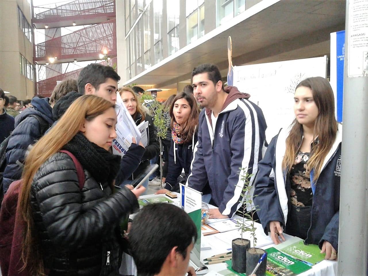 Diversos colegios de la Región Metropolitana, así como de otras regiones del país se inscribieron para participar de este evento.