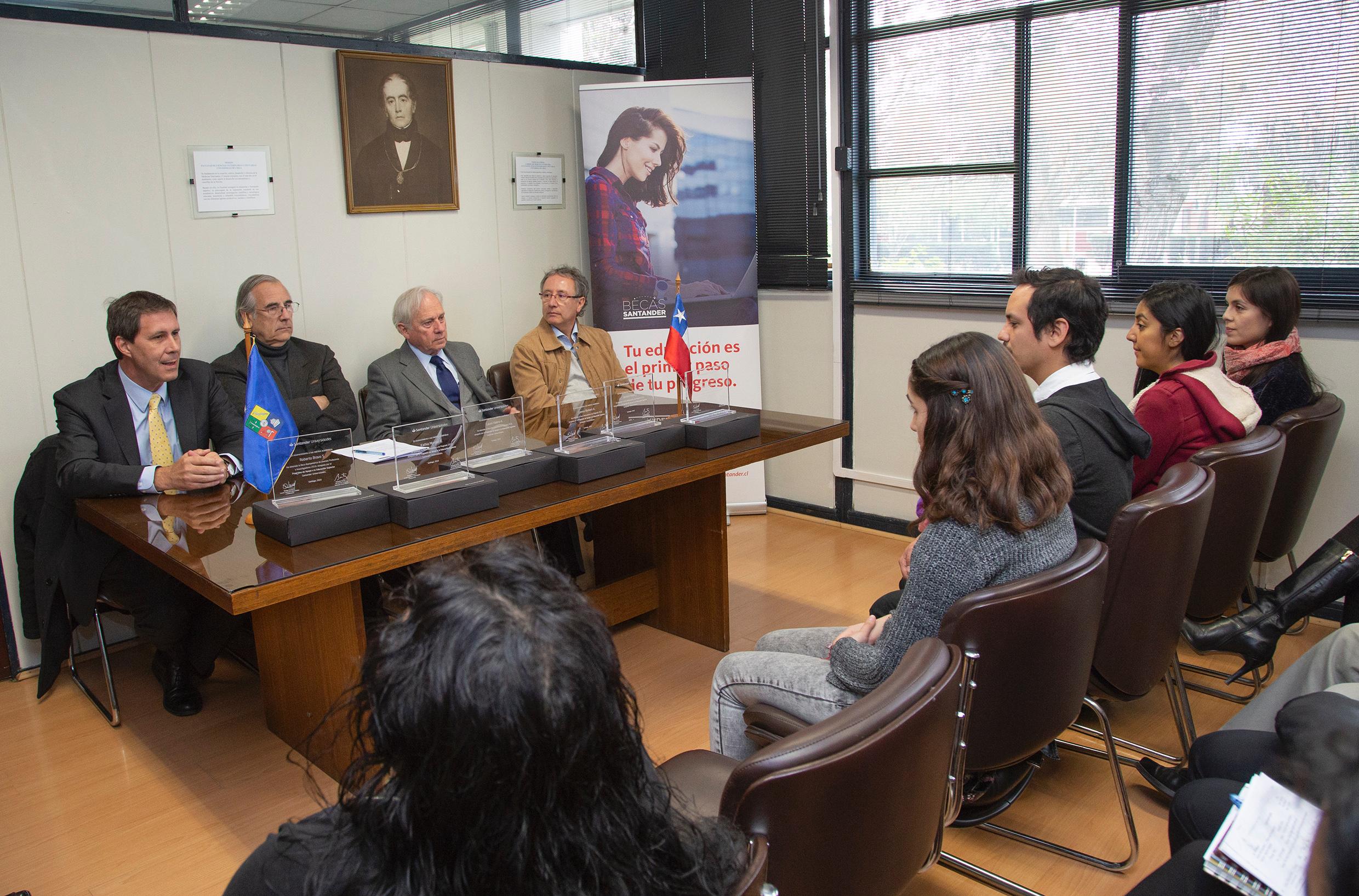 La cermonia de entrega se realizó el día 17 de agosto en las dependencias de la Facultad de Ciencias Veterinarias y Pecuarias. 