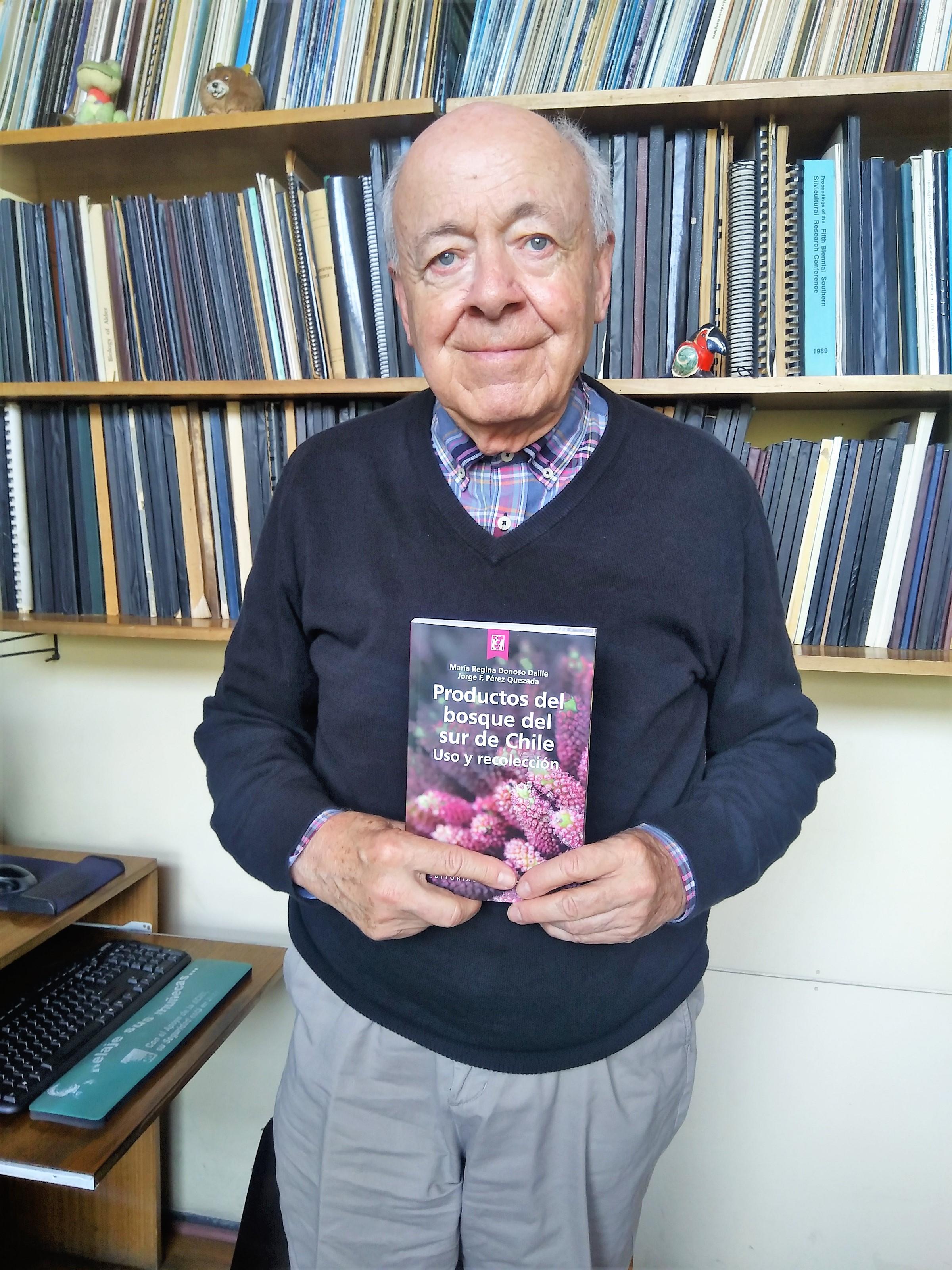 El Profesor Antonio Vita destacó la importancia de este libro que da cuenta de un área poco investigada en Chile a pesar de su gran relevancia para importantes sectores indígenas y campesinos.