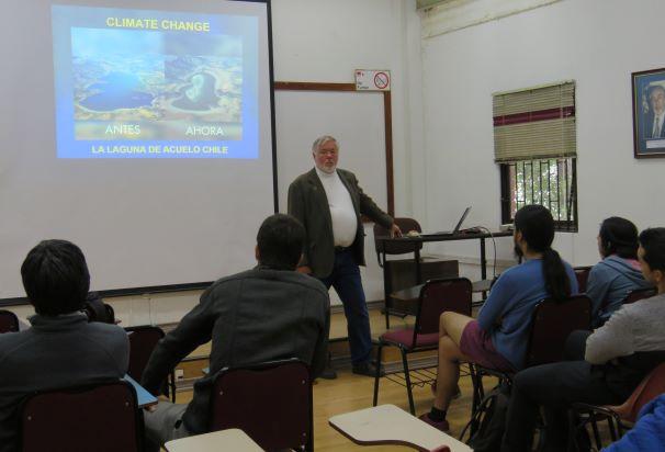 Daniel G. Neary junto con ser académico de la Universidad de Arizona, es miembro del Servicio Forestal de Estados Unidos y del Centro de Investigación "Rocky Mountain Research Station".