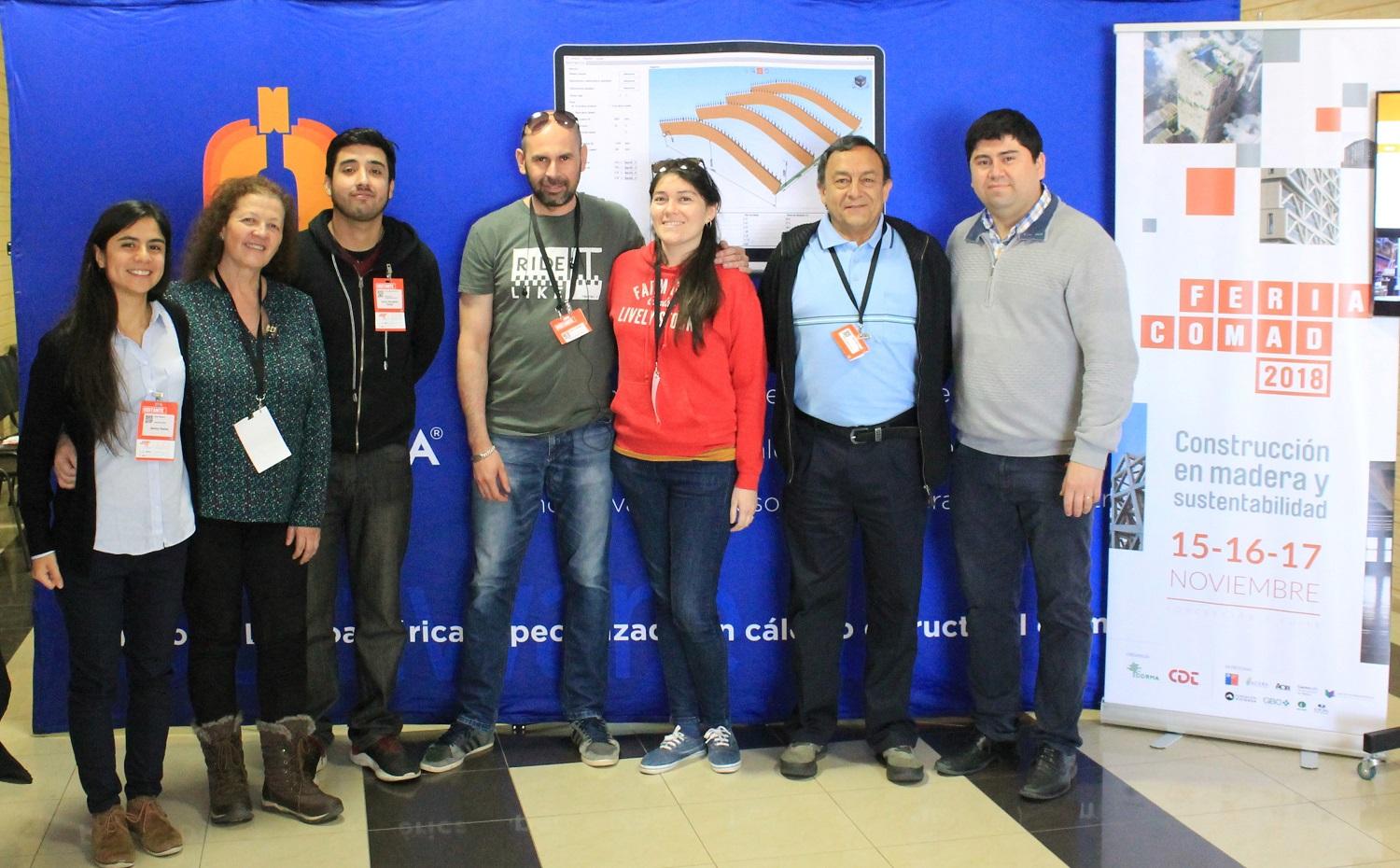 El equipo de la Prof. Garay junto a Marcelo González y Javiera  Padilla.