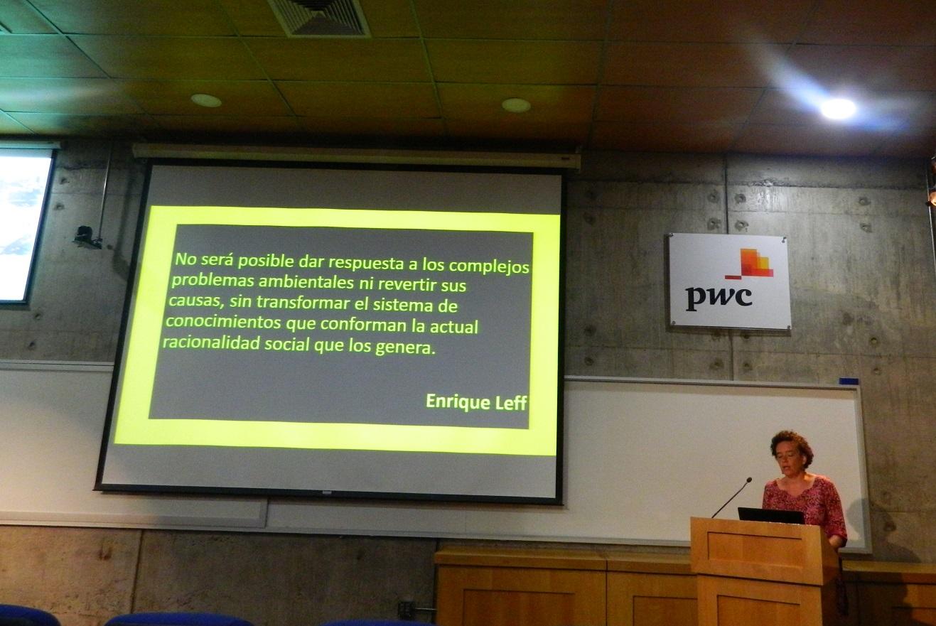 La Dra. María Luisa Eschenhagen señaló que las amestría actuales sobre medio ambiente tienen un enfoque economicista, instrumental y mecanicista. 