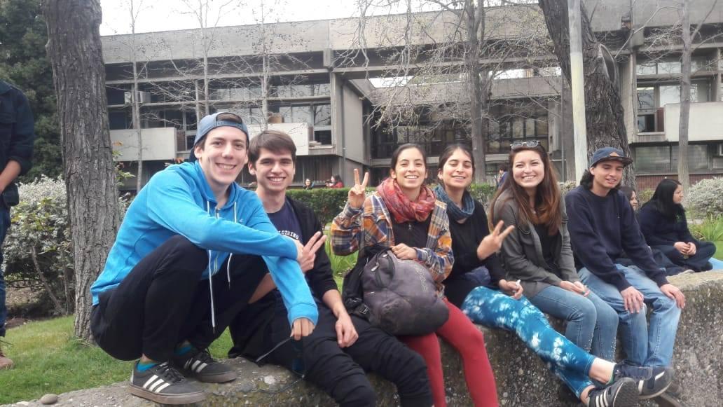 La Facultad está ubicada en el Campus Sur de la Universidad de Chile, donde se encuentran además las Facultades de Ciencias Veterinarias y Ciencias Agronómicas.