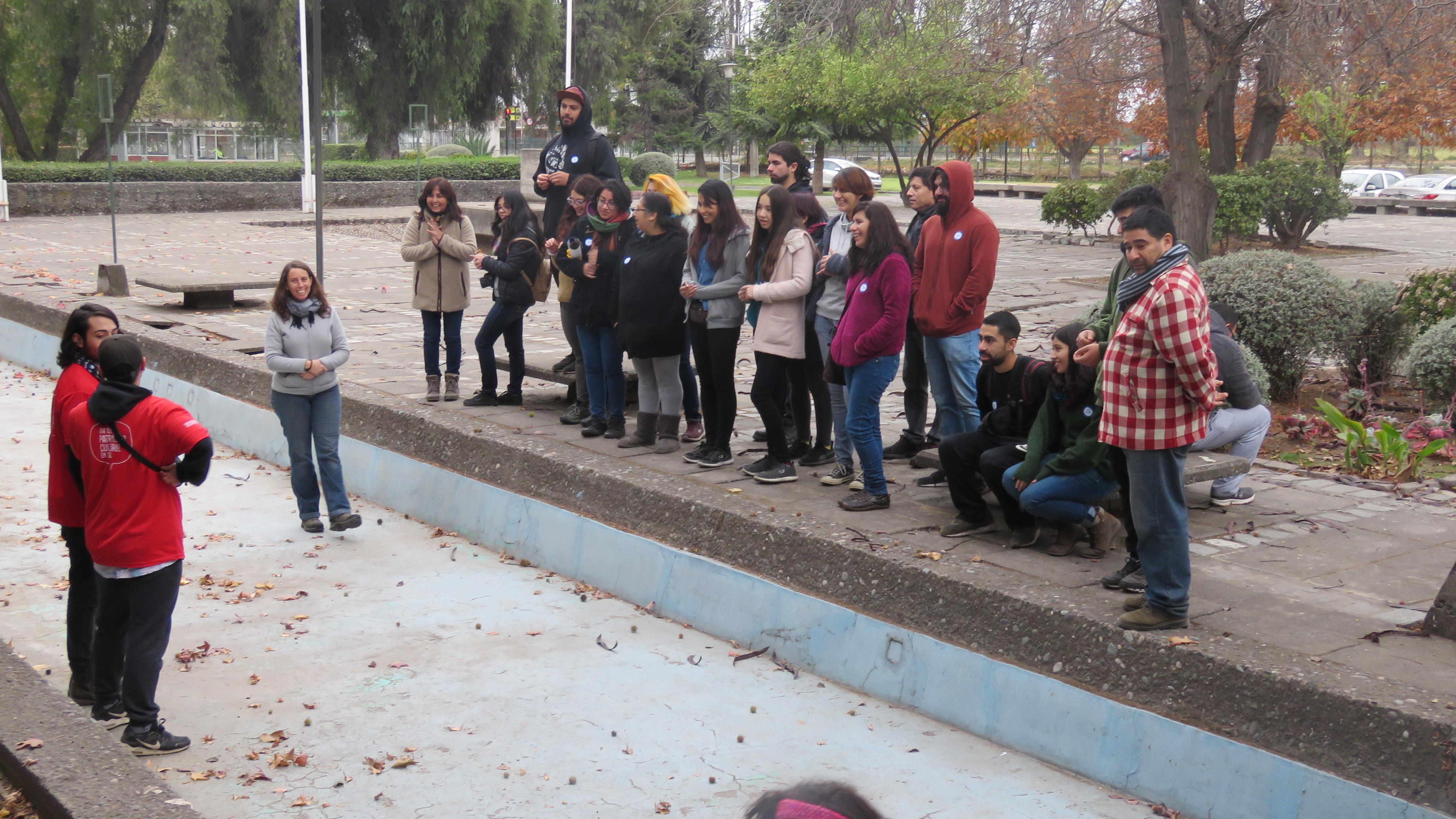 Se realizó un recorrido por el Arboretum del Campus junto con estudiantes de la carrera de ingeniería forestal y la Profesora Paulette Naulin.