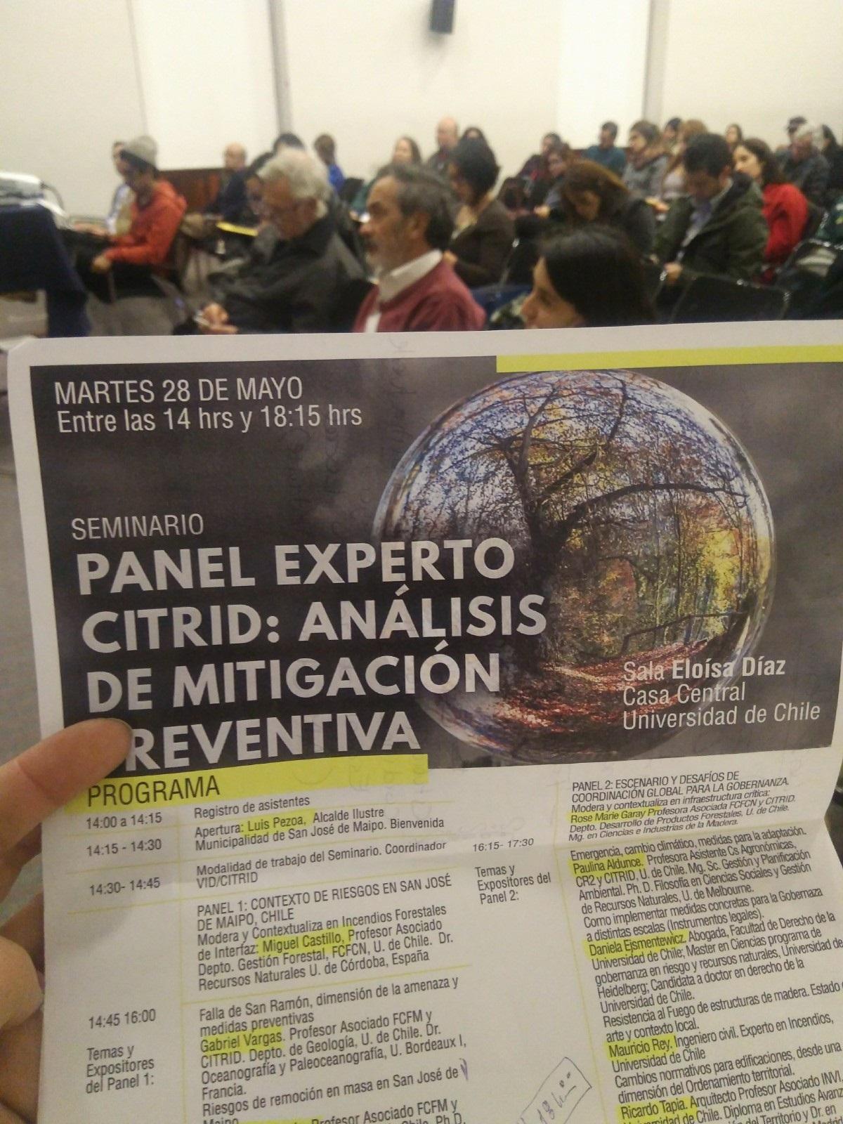 El seminario fue realizado en la Casa Central de la Universidad de Chile y convocò a varios especialistas en la temática.  