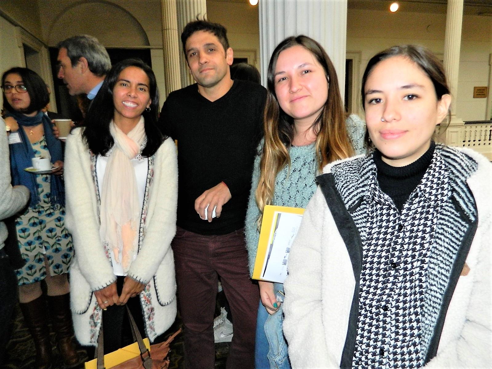 Participantes del Seminario, en la imagen el equipo profesional del Estudio Gestión de Riesgos Contrafuerte Cordillerano (AMUCH).