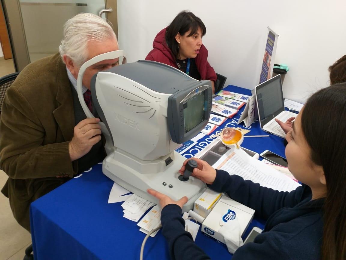 Se realizó un Operativo Oftalmológico Integral (IOP Instituto), gestionado por la Caja de Compensación La Araucana.